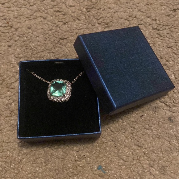 Beautiful gem necklace - Picture 2 of 3